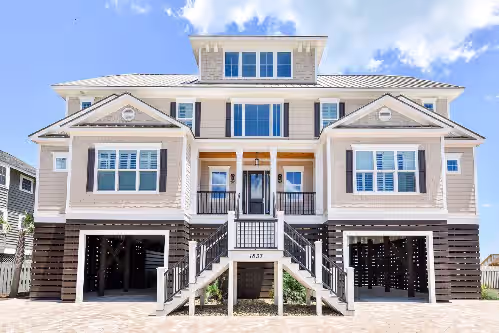 Oceanfront, Pool, Elevator—Exceptional Reviews