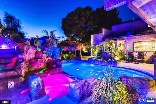 C & C Mansion Club, photo 2