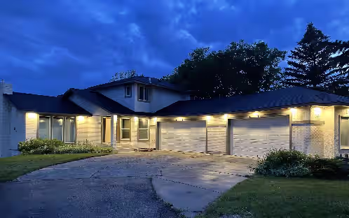 Amazing 5 Bedroom House on the Lake 20 minutes from downtown Calgary.