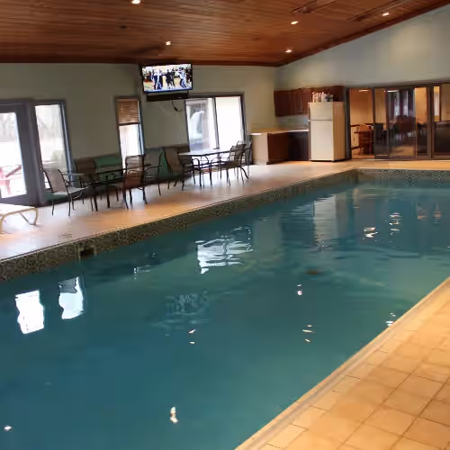 Indoor & Outdoor Pool, photo 2
