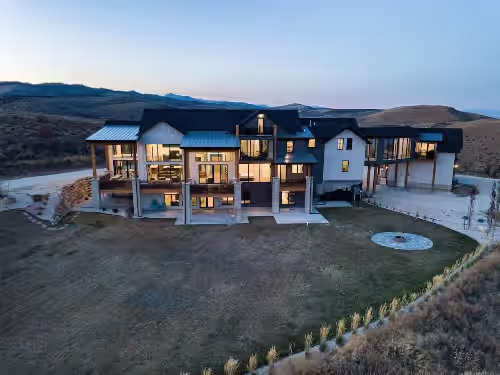 Skybridge at Bear Lake: Sleeps 61 +14-optional condo, Private Beach, Theatre Rm, photo 2