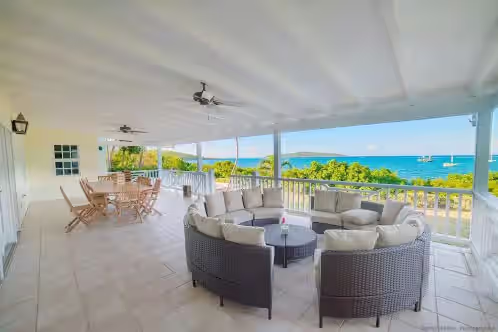 Beach House with a Pool, photo 4