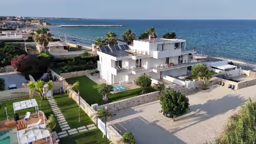 St. Charles Puntocom, sea view, with swimming pool and parking