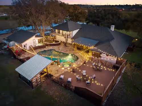 Cowtown Casa: A Place to Hang Your Hat