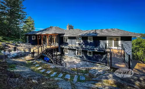 Incredible 9 bdrm, 9 bath, Tennis Court! Nanny Suite! Gym! Lake Muskoka!!!