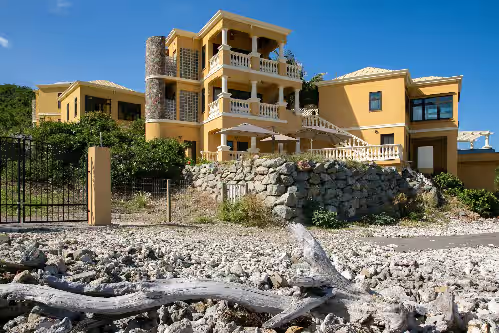 Spectacular Oceanfront 6 BDRM Expansive Villa, photo 4