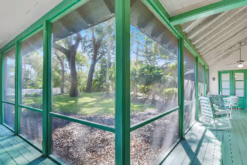 Delightful Sea Island Beach Cottage, Private Pool, Hot Tub & Steps from Beach, photo 3