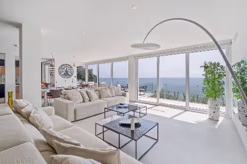 Living area at Luxury 6 Bedrooms right on the Beach