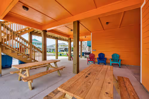 2 Homes- Perfect location for large families or groups. Pool, Walk to BEACH, photo 3