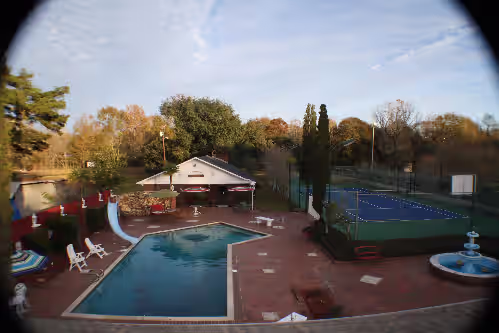 Home/MINI RESORT- pool, tennis court, par 3/four hole golf course, lg. Clubhouse