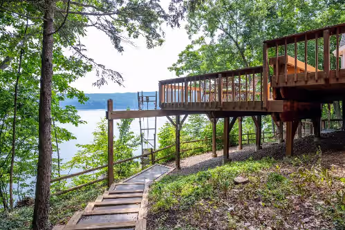 Lake house w/ indr pool and jacuzzi, photo 4