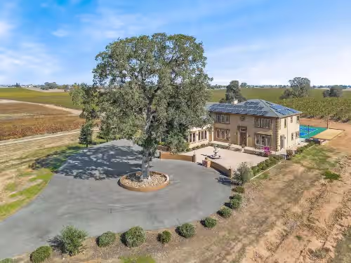 Luxury 4 Acre Estate, photo 5