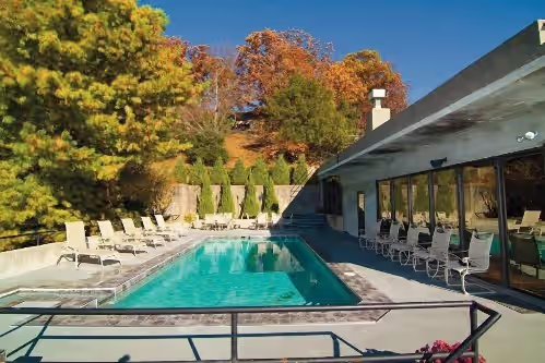 Elegant Lakeside Executive Estate Home-Sleeps 20, Pool, Guest Dock & Best View!