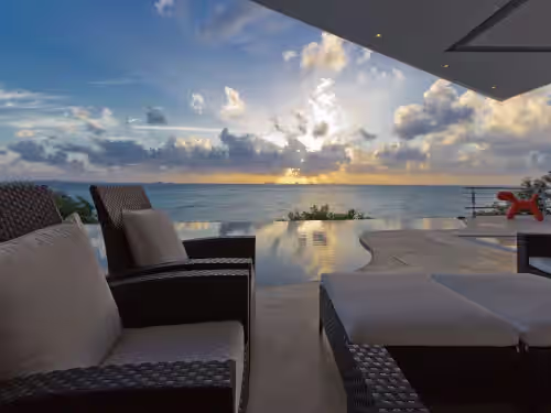 Architectural Award Winning Villa with daily breakfast and cleaning!