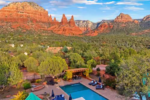 Grand Chapel Estate: Pool/ Tennis/ Pickleball/Golf/Firepit/Hot Tub on 6 Private Acres!