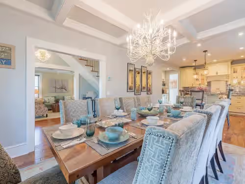 Dining at Luxurious Resortlike Pool and Patio, Ocean View, Easy walk to Downtown CM. 8 Bedrooms
