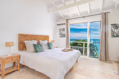 La Sirène du Diamant ,18 guests Spacious beachfront rental in Martinique, photo 3