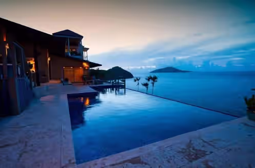 Spirit on the Water - Private cliffside retreat full of magic. 9 bedrooms, 21 beds - infinity pool