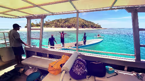Private Fijian Island. Concrete and Glass Modern Home. Come surf, sun and play, photo 4