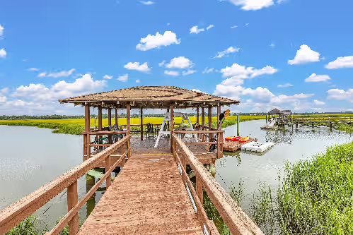 Beautiful Large Home with Pool, Riverfront Dock, Gourmet Kitchen and Kids Bunk Room, photo 3