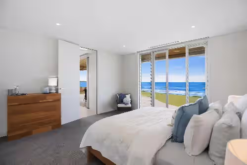 Royal Retreat: Luxury Beachfront View, photo 2