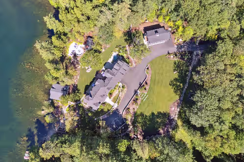 Amazing Waterfront Estate; over 2.5 private acres with over 260 Ft of shoreline, photo 4