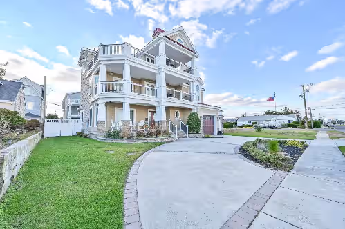Luxury Beach Front Estate With Pool & Hot Tub Sleeps 16, photo 2