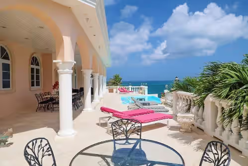 A Magnificent Oceanfront 5 Star+ Villa, photo 3